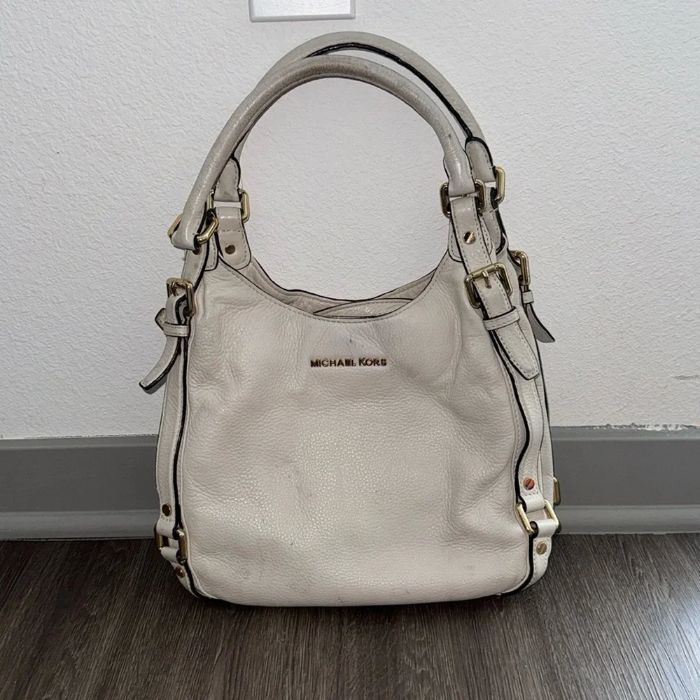 MICHAEL KORS Cream Leather Shoulder Bag